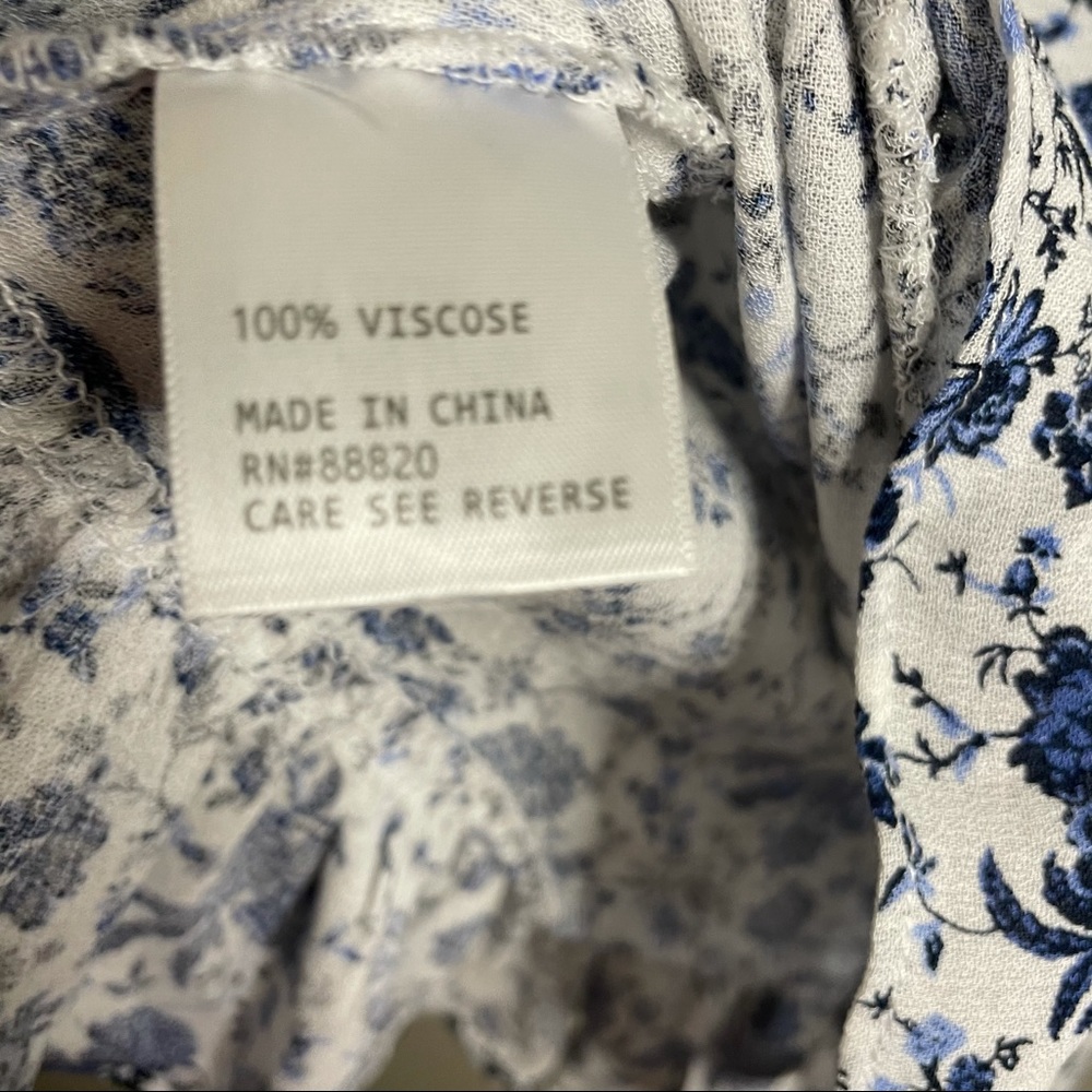 Cynthia Rowley Blue floral 3/4 sleeve blouse - Picture 5 of 5